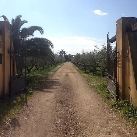 Casal Dei Papi Bed & Breakfast 3*